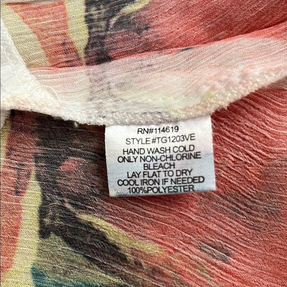 Sienna Rose Colorful Abstract Blouse - Picture 8 of 9